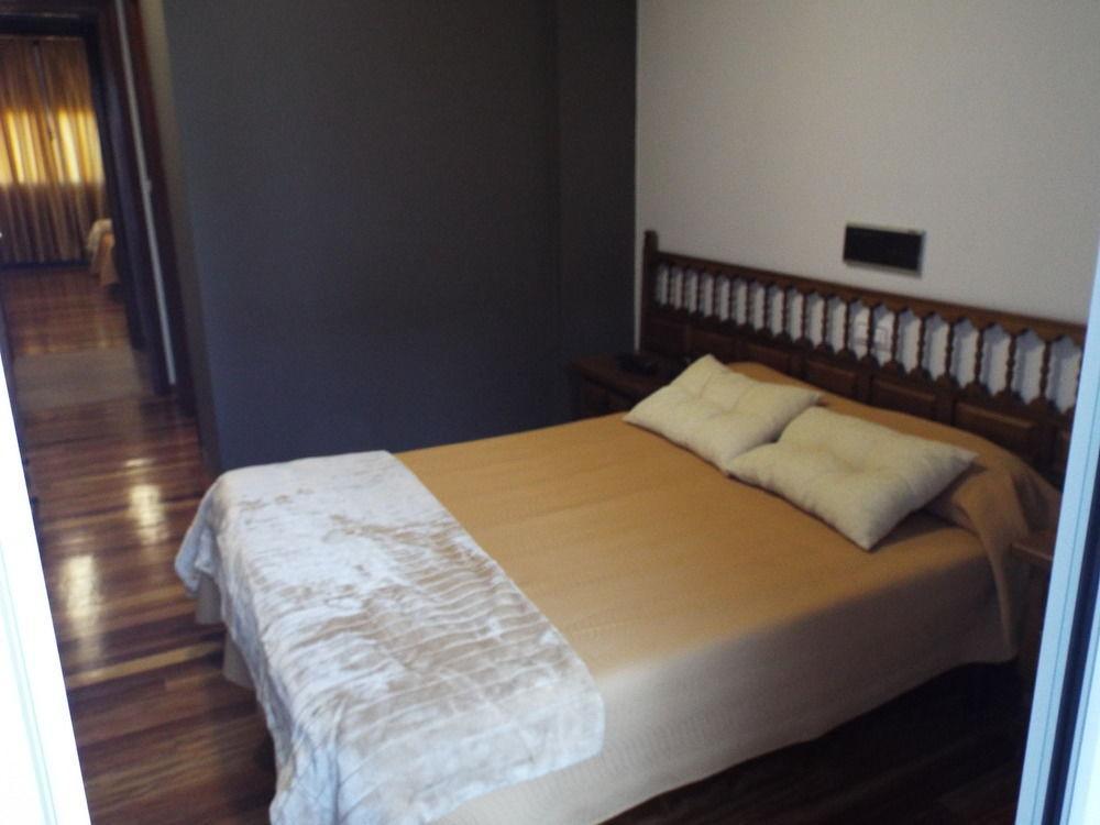 Hotel Ansuiña Banos Del Molgas Buitenkant foto